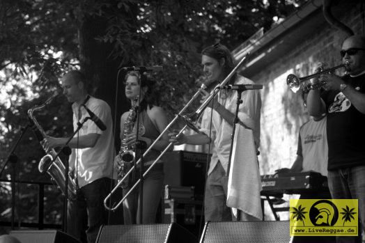 Die Tornados (D) 10. This Is Ska Festival, Wasserburg Rosslau 24. Juni 2006 (5).jpg